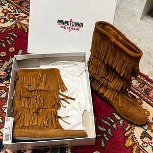Minnetonka Moccasin fringe boots, size 8
